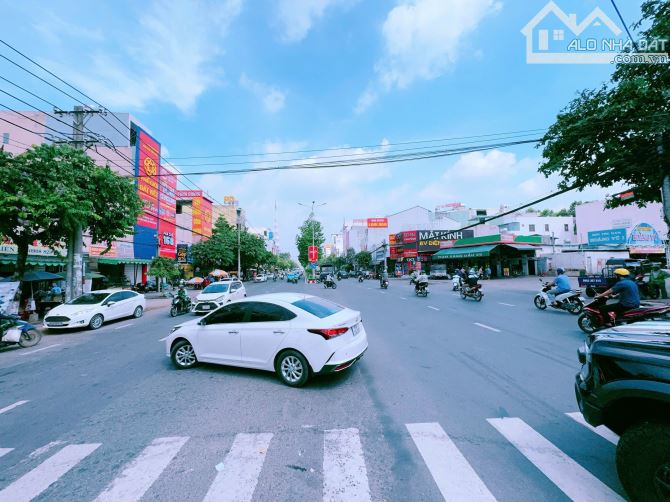 Siêu phẩm MT Đồng Khởi 5 Lầu gần 1000m2 Sàn xây dựng vị trí VÀNG Gần BV ĐKĐN  Giá 39ty - 7