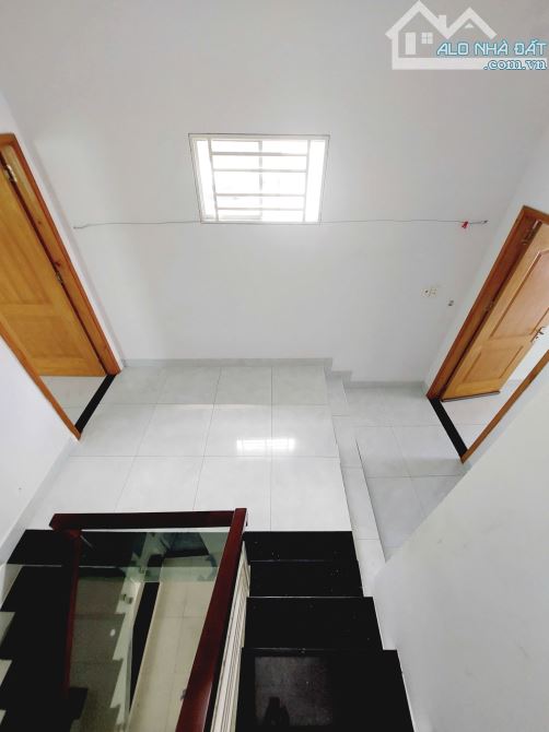 Nhà góc đẹp, 3 tầng (4.2x15m), Phạm Thế Hiển P5 Q8 giá chỉ 6tỷ5 - 7