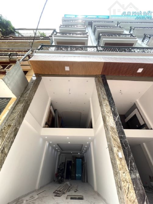 17.3 tỷ/50 M2/7 tầng Vũ Tông Phan/ Ô tô chánh - 7