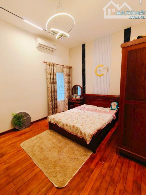 Nhà đẹp 339 Minh Khai, ngõ thông thoáng, sổ 57m2 x 5 ngủ hai thoáng full đồ. Giá 10.5 tỷ