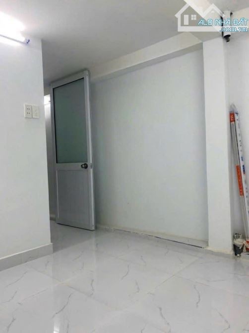 Nhà bán: đường Huỳnh văn Bánh, Q Phú nhuận. DTSD 29m2. 3 Tầng. Giá 9,5 tỷ - 9