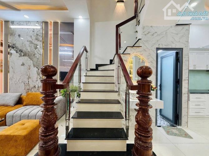 Bán nhà 6,78  tỷ  Quang trung GV - 9