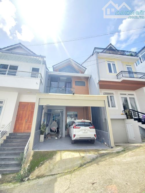 Nhà phố Hẻm ô tô lớn Nguyễn Trung Trực, Phường 4