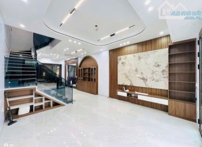 🚀 THẠCH BÀN ,DIỆN TÍCH RỘNG 86M - 7,2 TY Ô TÔ ĐỖ SÁT NHÀ - 2 THOÁNG - GẦN CHỢ CÔNG VIÊN
