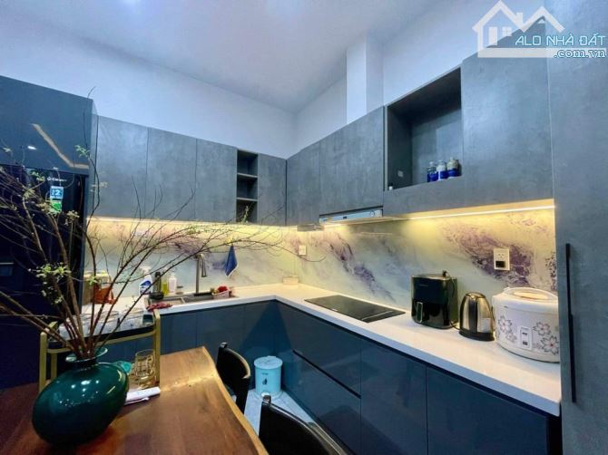 BÁN NHANH NHÀ MẶT PHỐ PHAN BÔI – NGAY GÓC NGUYỄN CÔNG TRỨ - 3 TẦNG 3 MÊ XỊN VÀO Ở NGAY.