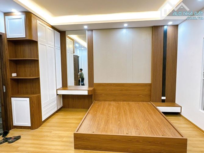 Nhà Liên Mạc -Bắc Từ Liêm 10M RA Ô TÔ - GẦN PHỐ - NỘI THẤT ĐẸP 38m -5 Tầng -mt6 m giá 5.8