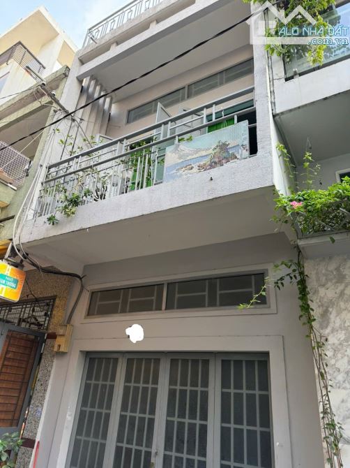 Quận3 Lê Văn Sỹ,HXH thông - DT 3,6x13 kết cấu 1trệt,1lững,2lầu gồm pk,pbep,2pn,3w giá 8ty6