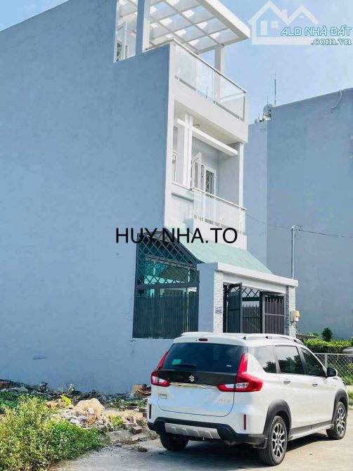Bán nhà 3 tầng đường 8 lò lu trường thạnh Q9 4x15=60m2 đường 12m