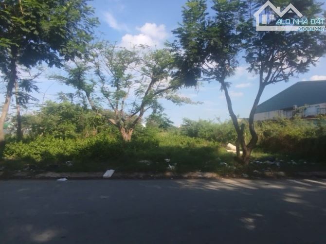 BÁN GẤP LÔ ĐẤT- LÀM KHO XƯỞNG 856M2- MẶT TIỀN ĐƯỜNG BÀ ĐIỂM-HÓC MÔN