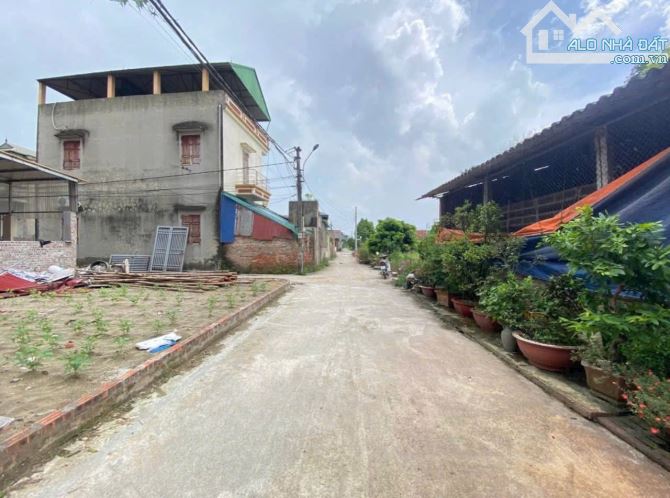 🔥 BÁN LÔ GÓC ĐẸP – XUÂN NỘN 📍 Gần Đình Trung – view hồ điều hòa, thoáng mát quanh năm