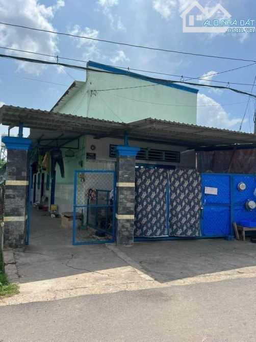 Bán Dãy trọ 10 phòng 240m2 đường Nguyễn Thị Lắng, Sổ riêng, gần KCN Tân Phú Trung, 1 tỷ850