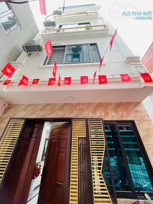 BÁN GẤP NHÀ MỚI Ô TÔ ĐỖ CỔNG TẠI TRỊNH VĂN BÔ ,VÂN CANH ,DT 35M2 XÂY 5 TẦNG ,GIÁ 6TY X