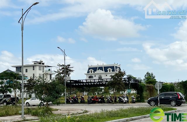 LÔ ĐẤT MẶT TIỀN TRƯƠNG QUANG CẬN - NGỌC BẢO VIÊN ĐỐI DIỆN PHÒNG GYM TTTP QUẢNG NGÃI