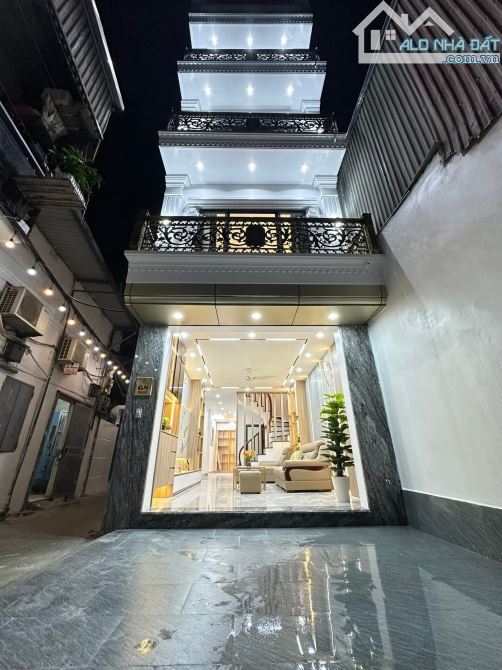 Thịnh Liệt - Hoàng Mai 57m x 5 tầng, mặt tiền 4m, giá 14.6 tỷ thương lượng