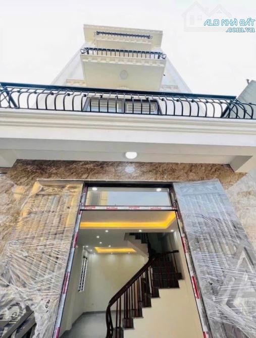 Nhà 4 Tầng Đại Thành Ôtô tải đỗ cửa DT55m*4T giá hơn 3 tỷ,vị trí trung tâm gần trường chợ