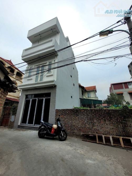 Bán Nhà Cổ Bi 44m - 3 tầng - Ngõ Nông 10m ra Đường Ô tô Tránh - giá 5.35 tỷ