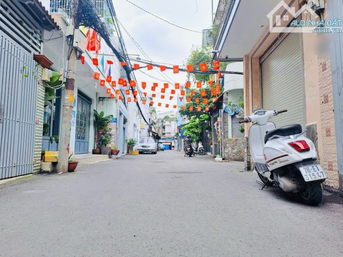 Bán nhà hẻm xe hơi Bùi Thế Mỹ Tân Bình 52m2 đúc 4 tầng BTCT 7PN nhỉnh 9 tỷ TL