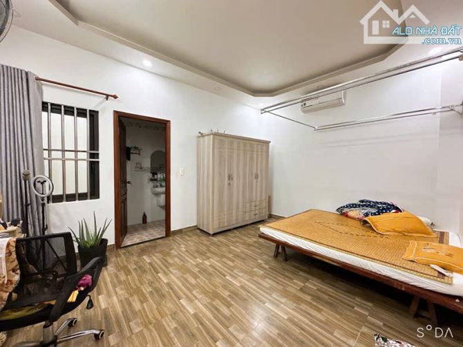 MẶT TIỀN GẦN NAM KHANG - 111m2 - 3 TẦNG - 9.5 TỈ