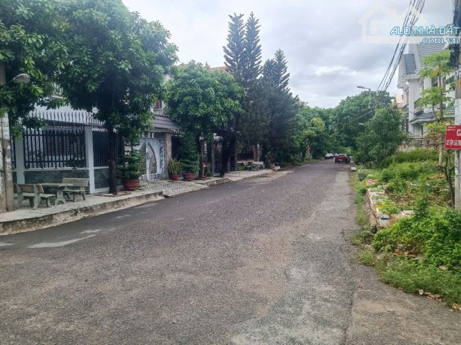 NHÀ CẤP 4- VỊ TRÍ ĐẸP - DT: 5M X 20M – TRỤC ĐƯỜNG NGUYỄN OANH P17 GÒ VẤP