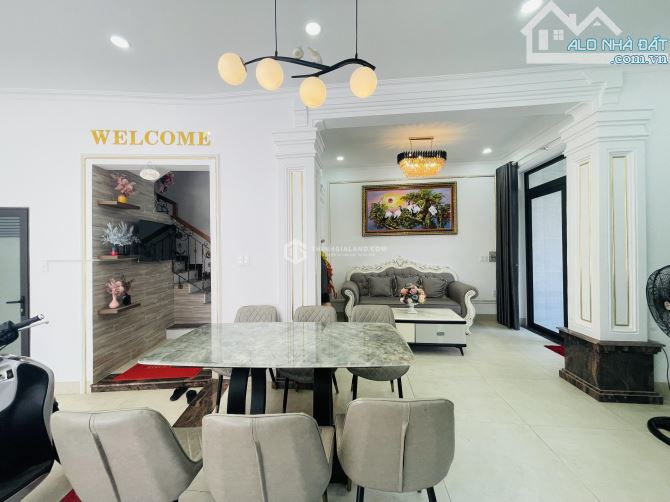 Bán căn góc 4 tầng thiết kế hiện đại, hẻm Lương Văn Can, Phường 2 - Giá 9.9 tỷ