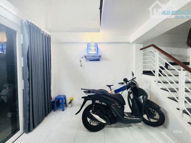 NHÀ SÁT QUẬN 1- NHÀ 4 TẦNG 38M2- NGANG 4.3M- VỪA Ở VỪA KINH DOANH.