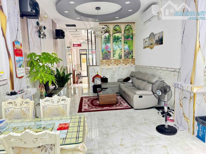 HÓT: 10,3 TỶ, SIÊU MT GIÁP LÊ THÚC HOẠCH, TÂN PHÚ - 123M2- 3 TẦNG LUNG LINH