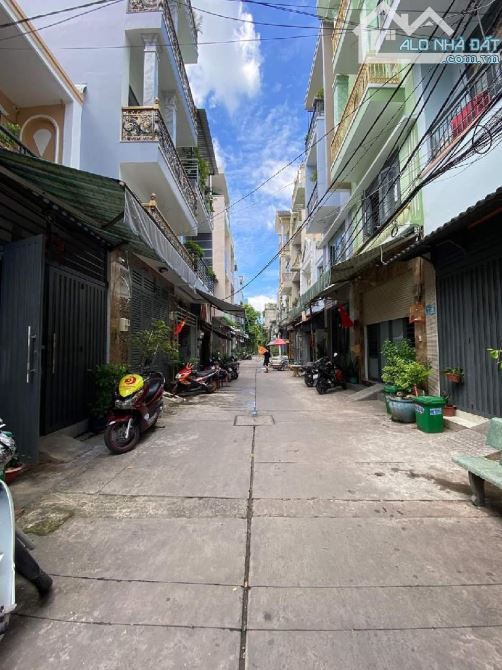 Nhà gần chợ Gò Xoài – 4 tầng – 52m² (4 x 13) – Bình Tân - hẻm xe tải – chỉ hơn 5 tỷ