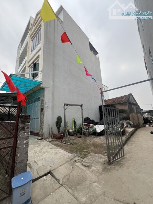Bán đất Tây Tựu,DT 40m2, Lô góc, ngõ nông, khu dân trí cao giá 4,6 tỷ