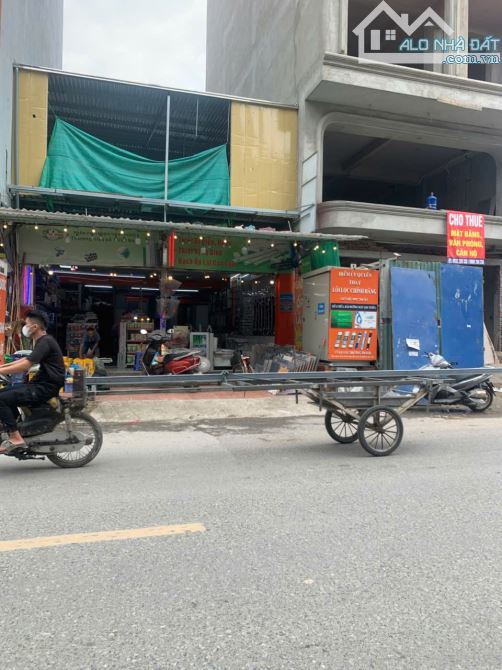 Bán đất tặng nhà C4 Bà Triệu, 60m2, MT 5m, vỉa hè 5m, đường 20m, áp góc, KD đỉnh, 18 tỷ