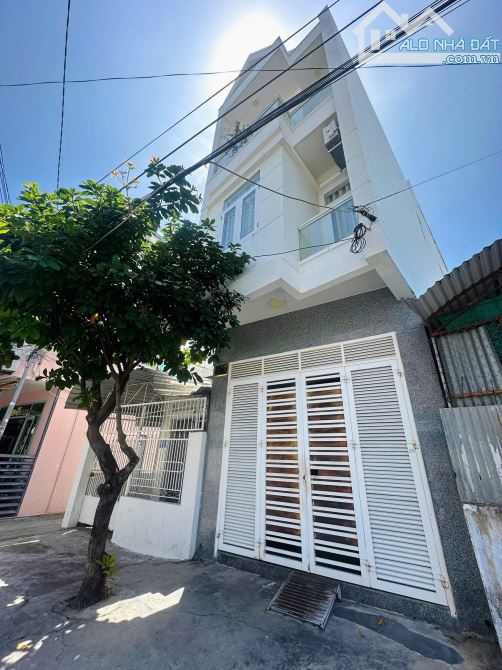 NHÀ 4 TẦNG Mặt Tiền Đường CHÂU VĂN LIÊM - CÓ THANG MÁY + FULL NỘI THẤT GỖ XỊN