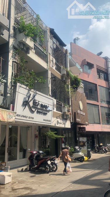 HOT! Bán Gấp Nhà HXH Lê Văn Sỹ, Quận 3: DT 4x16m KC: 3 Tầng. HĐT 32 Triệu/tháng