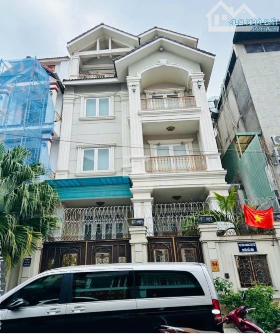 CHO THUÊ BIỆT THỰ 34 HOA ĐÀO, Q. PHÚ NHUẬN - 8M X 16M - 1 HẦM 4 TẦNG
