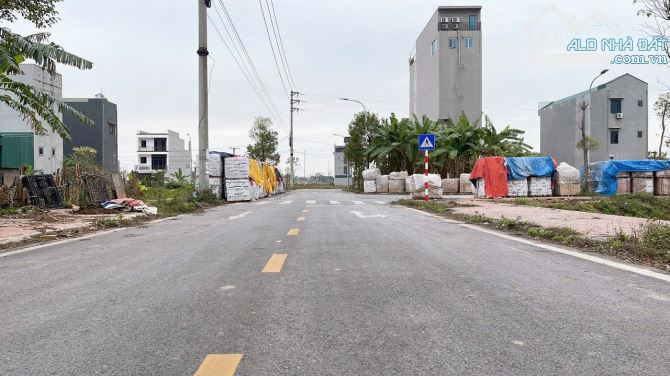 Bán rẻ đất khu đồng cửa quán Thanh trù, Vĩnh Yên. View vườn hoa