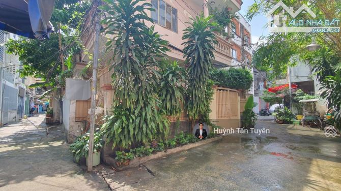 Bán đất tặng nhà nát, 11.3 x14m, cn 120m2, Gpxd hầm trệt lửng 3 lầu + ST, 34 tỷ TL mạnh mẽ