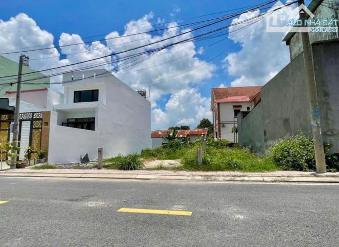 ANH HOÀNG CẦN BÁN GẤP 135M2 ĐẤT GIÁ 490TR MẶT TIỀN NGUYỄN THỊ LỪA CỦ CHI HCM