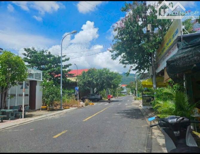 HÀNG RẺ ĐẦU TƯ ĐẤT TĐC HÒN RỚ 2 PHÍA BÊN SÔNG ĐƯỜNG 13.5M BÁN GẤP