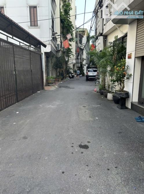 Thửa đất đẹp 65m2 - Ngô Gia Tự, Long Biên - kinh doanh - ngõ thông - ô tô tránh - Giá 11 ỷ