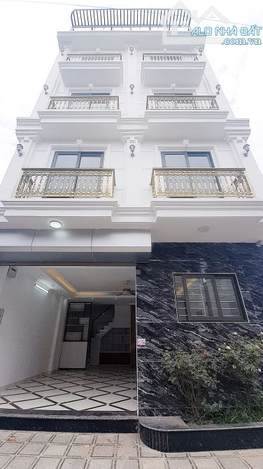 Vĩnh Ninh - Thanh Trì 70m x 5 tầng, mặt tiền 5m, giá 10.2 tỷ thương lượng