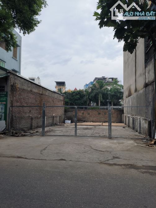 BÁN ĐẤT MẶT PHỐ GIANG BIÊN LONG BIÊN 110M2 - 6MT Ô TÔ TRÁNH GIÁ 22.5 TỶ
