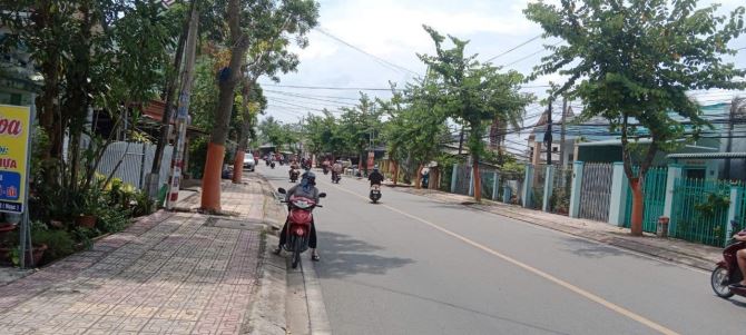 Bán đất tặng nhà mặt tiền QL50 tại Thị Trấn Cần Giuộc