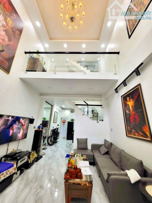 🏡 🚛 XE TẢI VI VU - GIÁP QUẬN 10 - SÁT MT 5 TẦNG  6PN - 2 SÂN THƯỢNG TRƯỚC SAU - 4m x 11m