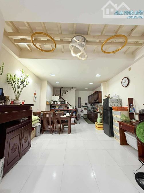 BÁN NHÀ 4 TẦNG 3Hẻm XE HƠI ĐƯỜNG ĐÔNG HƯNG THUẬN 26 QUẬN 12