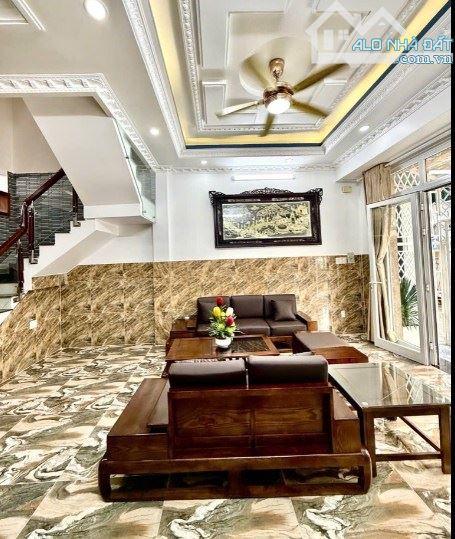 Nhà xe hơi tới cửa đường Phạm Thị Kỳ, P, hú Xuân, Nhà Bè, 6.5x12.5, 3 tầng, chỉ 6.7 tỉ