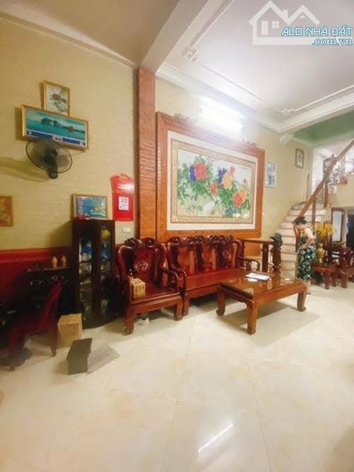 Cần bán gấp Siêu phẩm phân lô quân đội Xuân La 43m2, 5T, ô tô tránh, vỉa hè