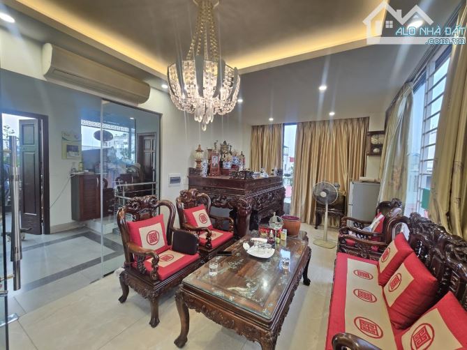 CCMN CẦU GIẤY -7 TẦNG - THANG MÁY XỊN SÒ - LÔ GÓC - VỪA Ở VỪA KINH DOANH - Ô TÔ ĐỖ CỬA