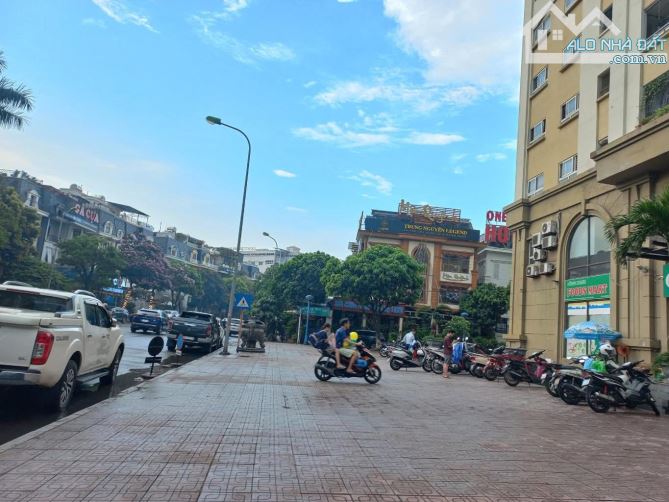 Bán căn hộ CT2A - KĐT Nam Cường, 2 PN Full nội thất, giá 5,45 tỷ