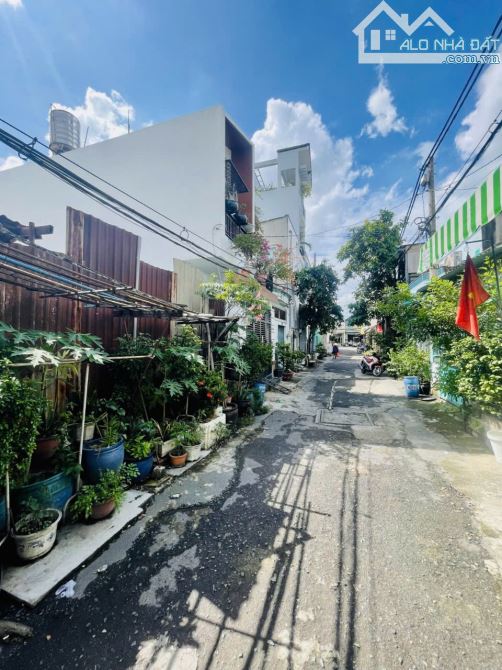 Bán nhà liên khu 5-6 gần chợ lk 5-6- 64m2 hẻm 6m thông ,2 Tầng Nhỉnh 3 Tỷ