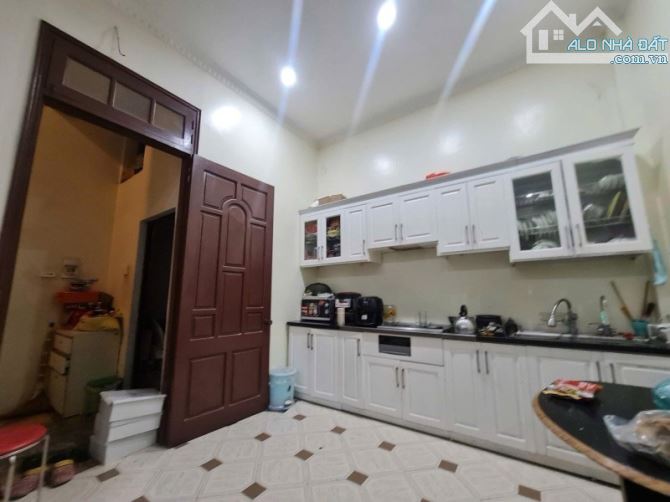 TRẦN QUỐC HOÀN - CẦU GIẤY - PHÂN LÔ -  BÀN CỜ - Ô TÔ - KINH DOANH - 13.95 TỶ