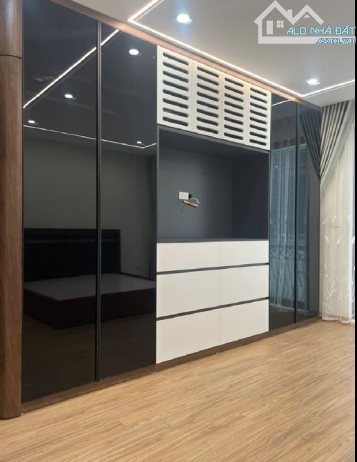 8.8 Tỷ/39 M2 /6 Tầng Thang Máy/4.4 M tiền/ Vũ Đình Tụng. - 10