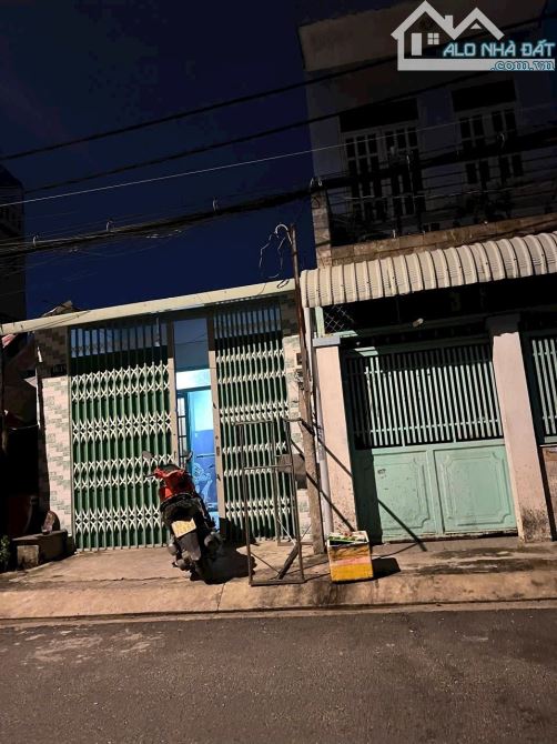MẶT TIỀN KP8 THỊ TRẤN HÓC MÔN GIÁ RẺ 3.25 TỶ  DIỆN TÍCH 57m2 ( 3.9 x 14 ) full thổ - 10